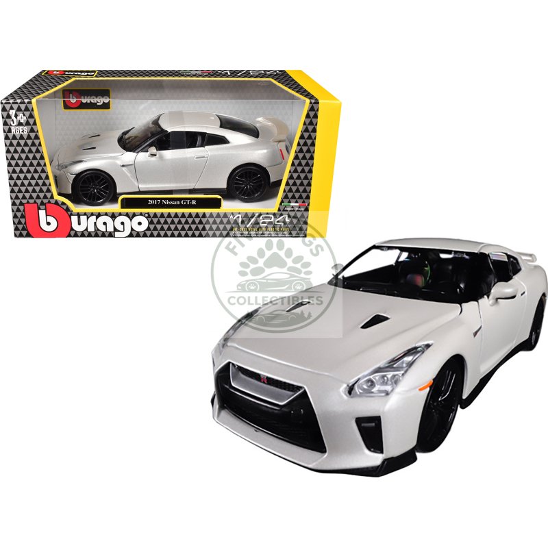 2017 nissan gt r r35 white 1/24 diecast model car by bburago