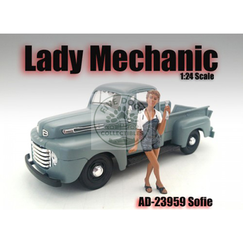 lady mechanic sofie figure for 1:24 scale models by american diorama