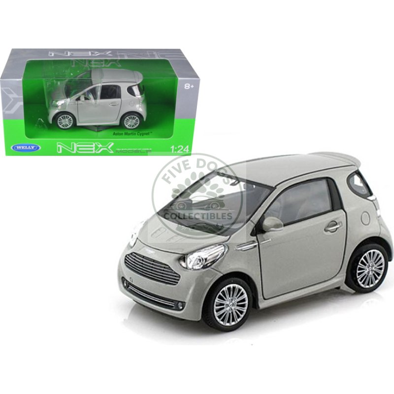 aston martin cygnet silver 1/24 diecast model car by welly