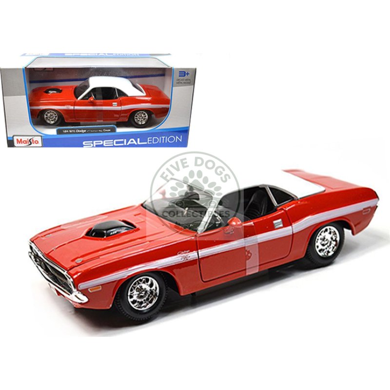 1970 dodge challenger r/t coupe red with white top and white stripes 1/24 diecast model car by maisto