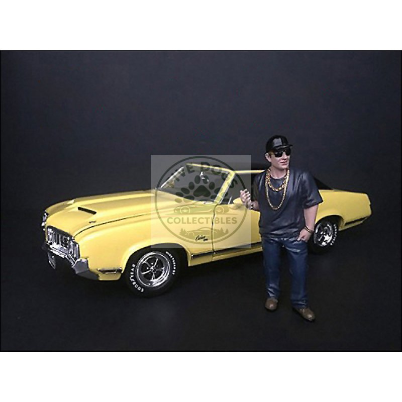 "hanging out ii" juan figurine for 1/18 scale models by american diorama