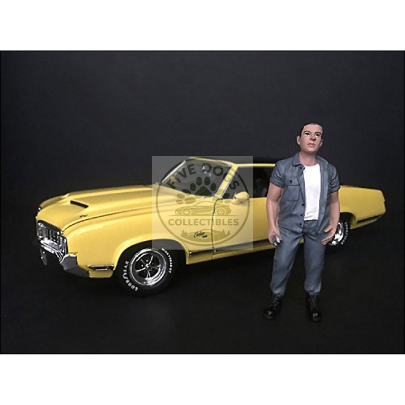 "hanging out ii" beto figurine for 1/24 scale models by american diorama