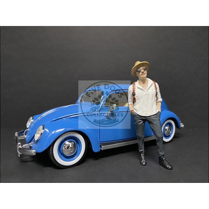 "partygoers" figurine iii for 1/24 scale models by american diorama