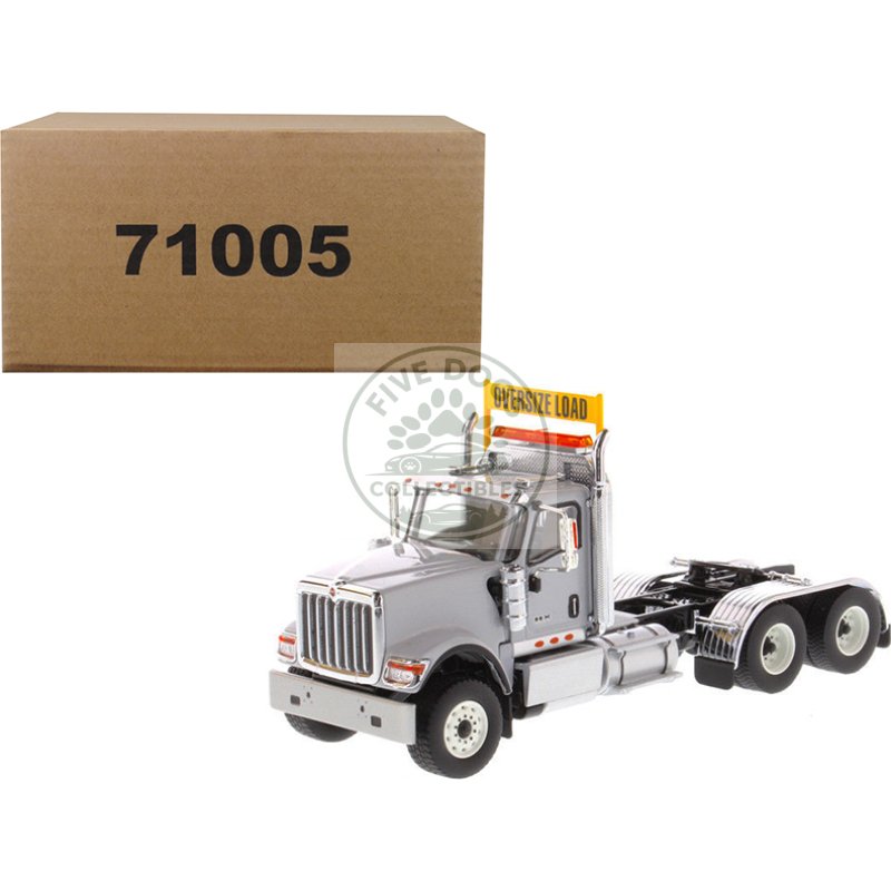 international hx520 day cab tandem tractor light grey 1/50 diecast model by diecast masters