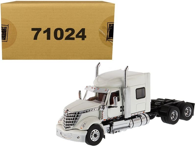 Truck Model Collectible Toy - Five Dogs Collectibles Truck model collectible toy for display and collection, featuring detailed design and realistic feat.