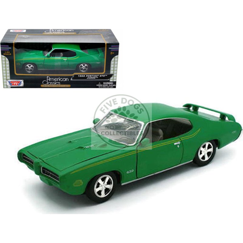 1969 pontiac gto judge green with stripes 1/24 diecast model car by motormax