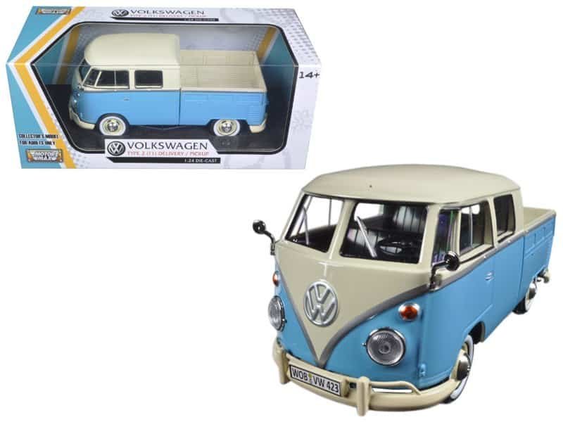 volkswagen type 2 (t1) double cab pickup truck light blue and cream 1/24 diecast model car by motormax volkswagen type 2 (t1) double cab pickup truck light blue and cream 1/24 diecast model car by motormax