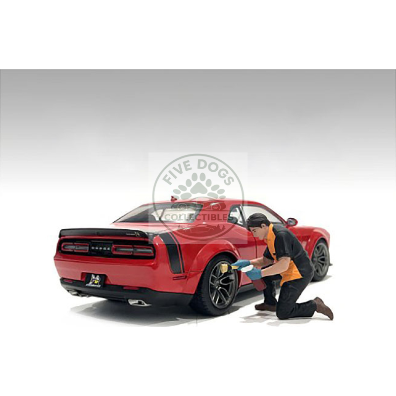 copy of "detail masters" figure 1 (wheel cleaning) for 1/18 scale models by american diorama