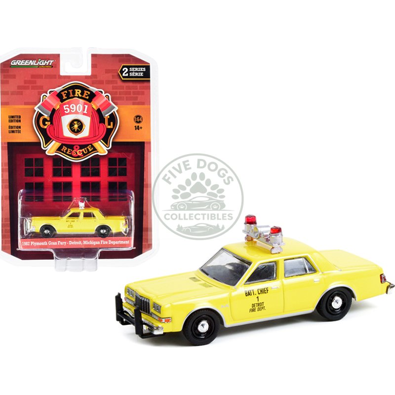 1982 plymouth gran fury yellow "detroit fire department battalion chief #1" (michigan) "fire & rescue" series 2 1/64 diecast model car by greenlight