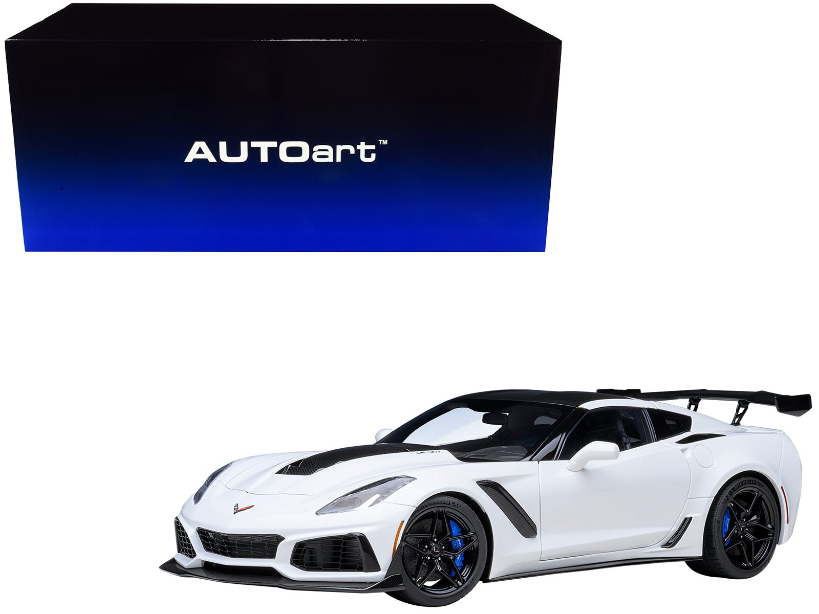 2019 chevrolet corvette c7 zr1 arctic white with carbon top 1/18 model car by autoart 2019 chevrolet corvette c7 zr1 arctic white with carbon top 1/18 model car by autoart