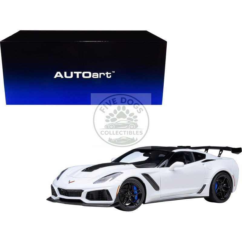 2019 chevrolet corvette c7 zr1 arctic white with carbon top 1/18 model car by autoart