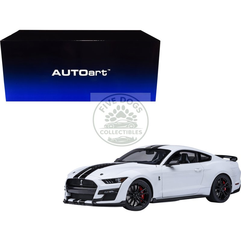 ford mustang shelby gt500 oxford white with black stripes 1/18 model car by autoart