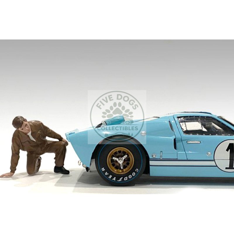 "race day 1" figurine iv for 1/18 scale models by american diorama