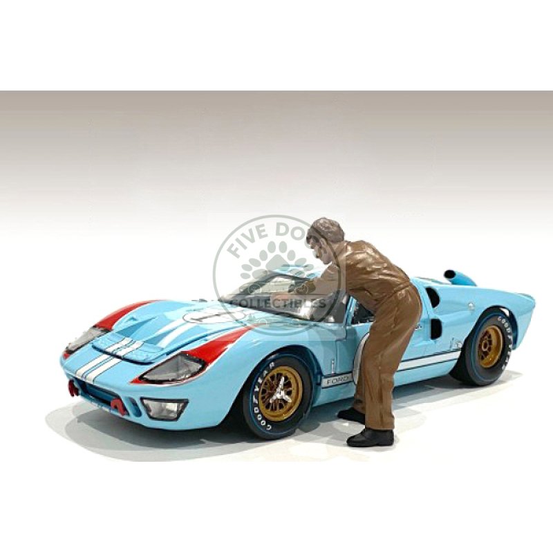 "race day 1" figurine v for 1/18 scale models by american diorama