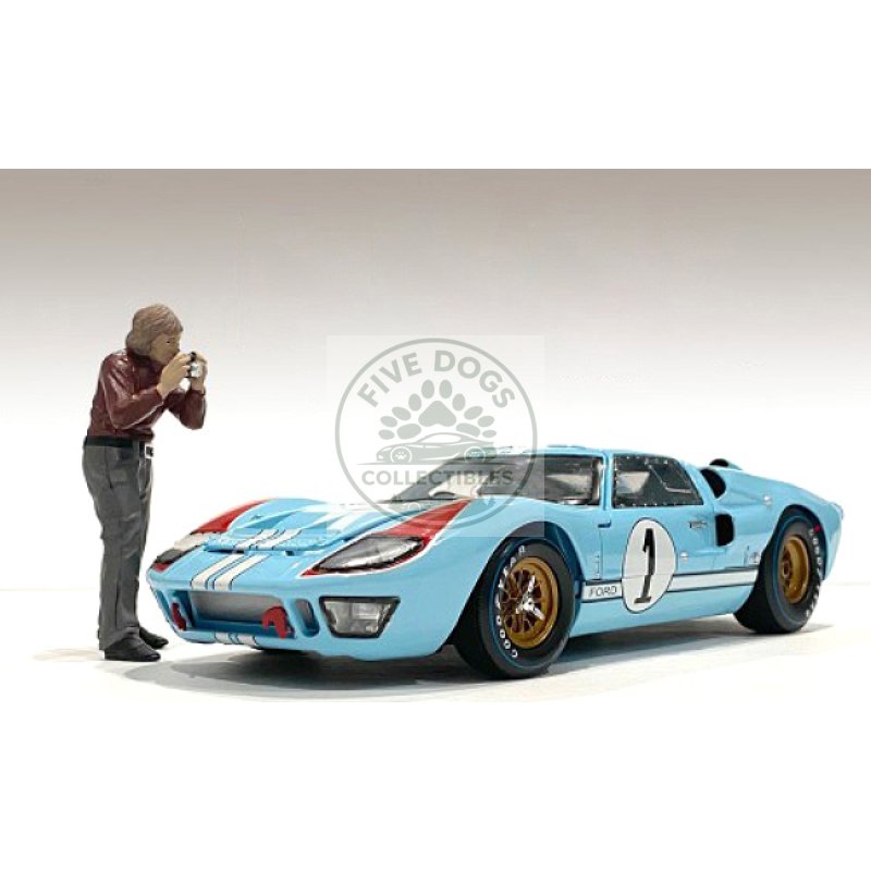 "race day 1" figurine ii for 1/24 scale models by american diorama
