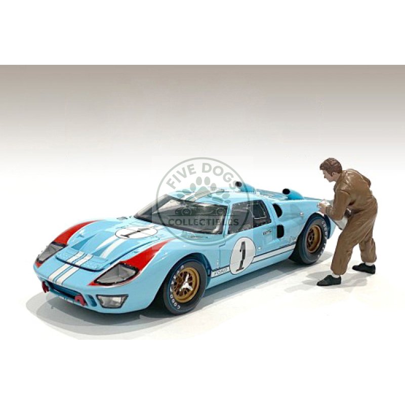 "race day 1" figurine vi for 1/24 scale models by american diorama