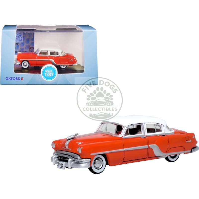 1954 pontiac chieftain 4 door coral red with winter white top 1/87 (ho) scale diecast model car by oxford diecast