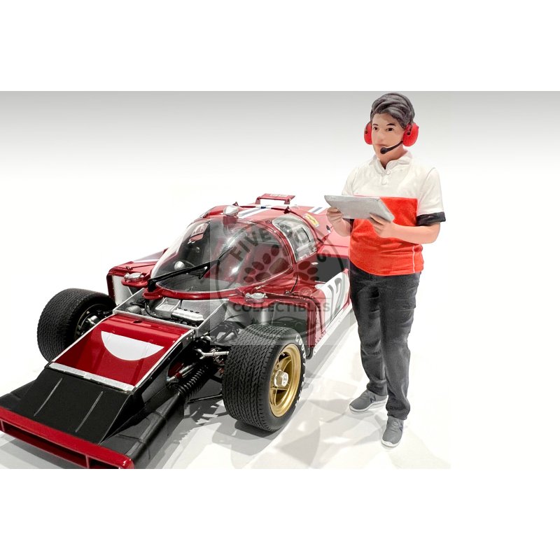 "race crew" figure #3 for 1/18 scale models by american diorama