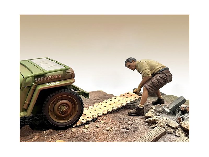 "4x4 mechanic" figure 2 with board accessory for 1/18 scale models by american diorama "4x4 mechanic" figure 2 with board accessory for 1/18 scale models by american diorama
