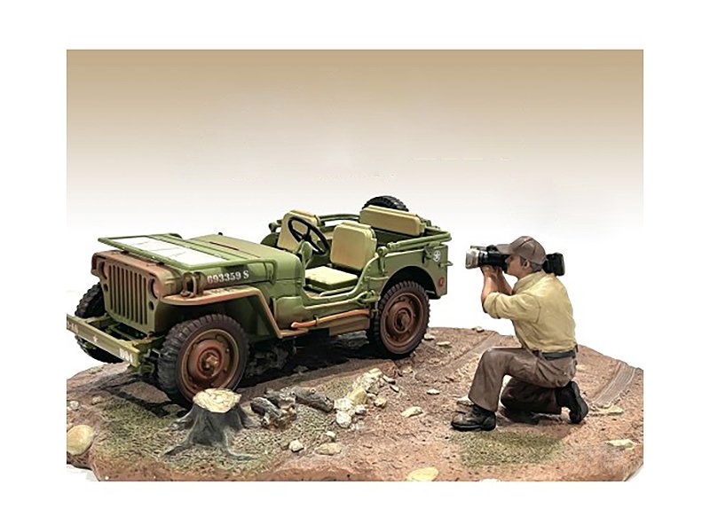 "4x4 mechanic" figure 7 for 1/18 scale models by american diorama "4x4 mechanic" figure 7 for 1/18 scale models by american diorama