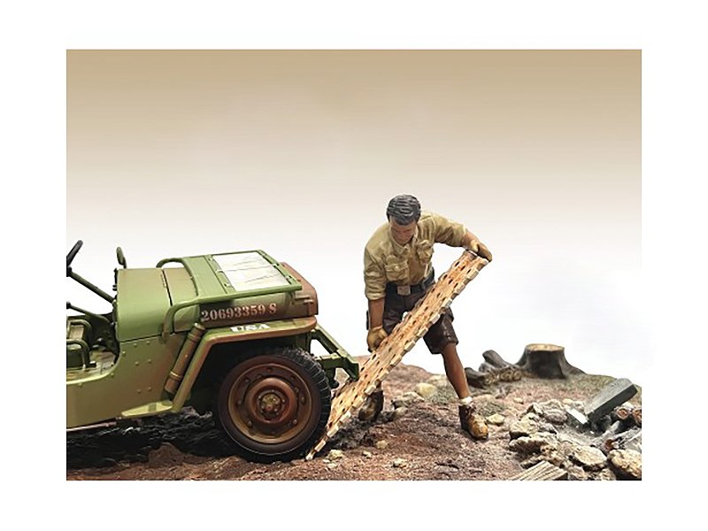 "4x4 mechanic" figure 8 with board accessory for 1/18 scale models by american diorama "4x4 mechanic" figure 8 with board accessory for 1/18 scale models by american diorama
