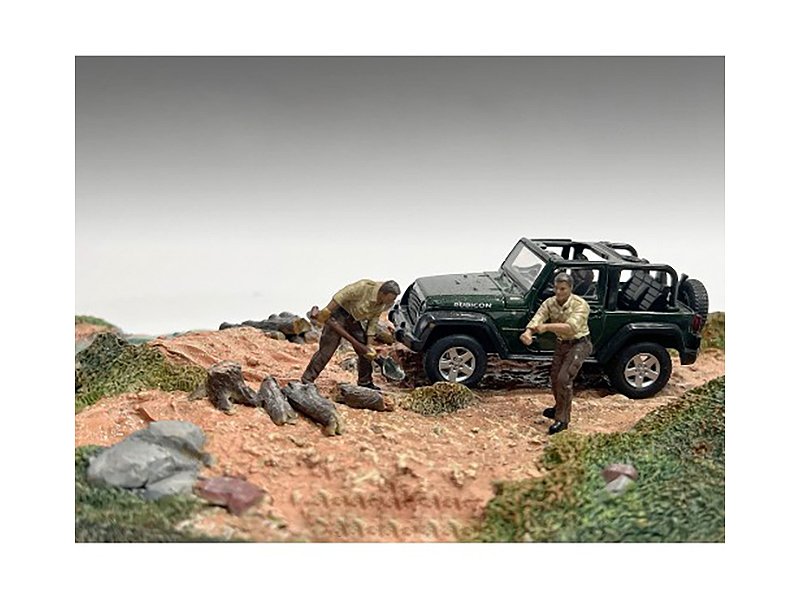 "4x4 mechanics" 2 piece diecast figure set 2 for 1/43 scale models by american diorama "4x4 mechanics" 2 piece diecast figure set 2 for 1/43 scale models by american diorama