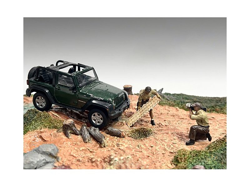 "4x4 mechanics" 2 piece diecast figure set 4 for 1/43 scale models by american diorama "4x4 mechanics" 2 piece diecast figure set 4 for 1/43 scale models by american diorama
