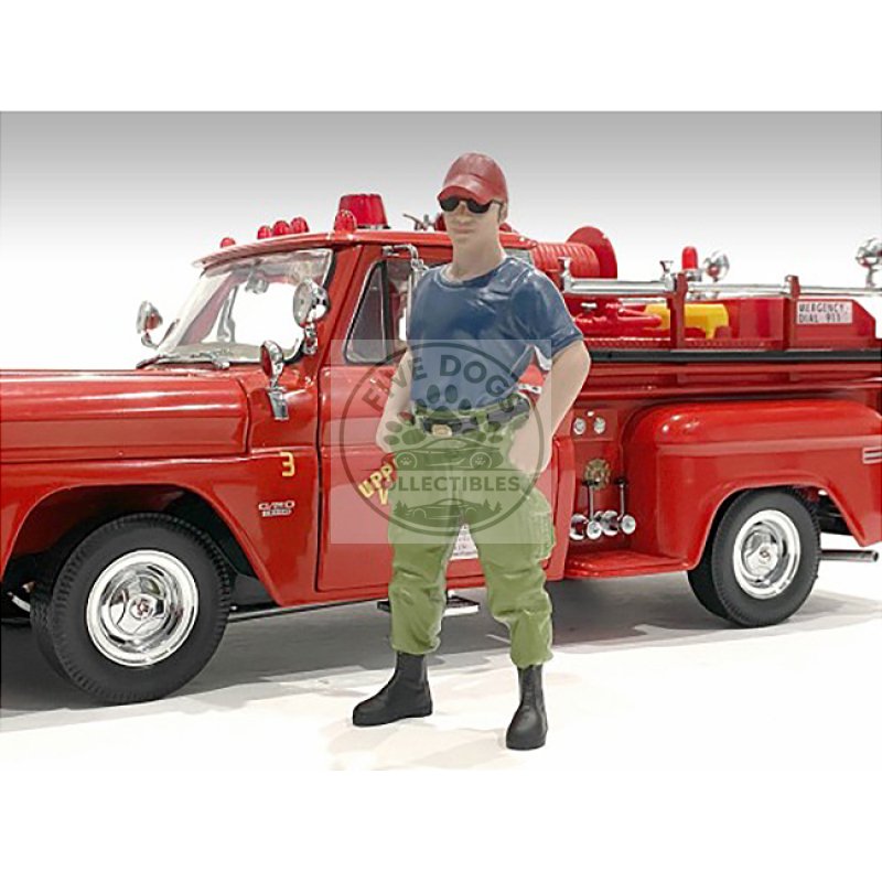 "firefighters" off duty figure for 1/24 scale models by american diorama