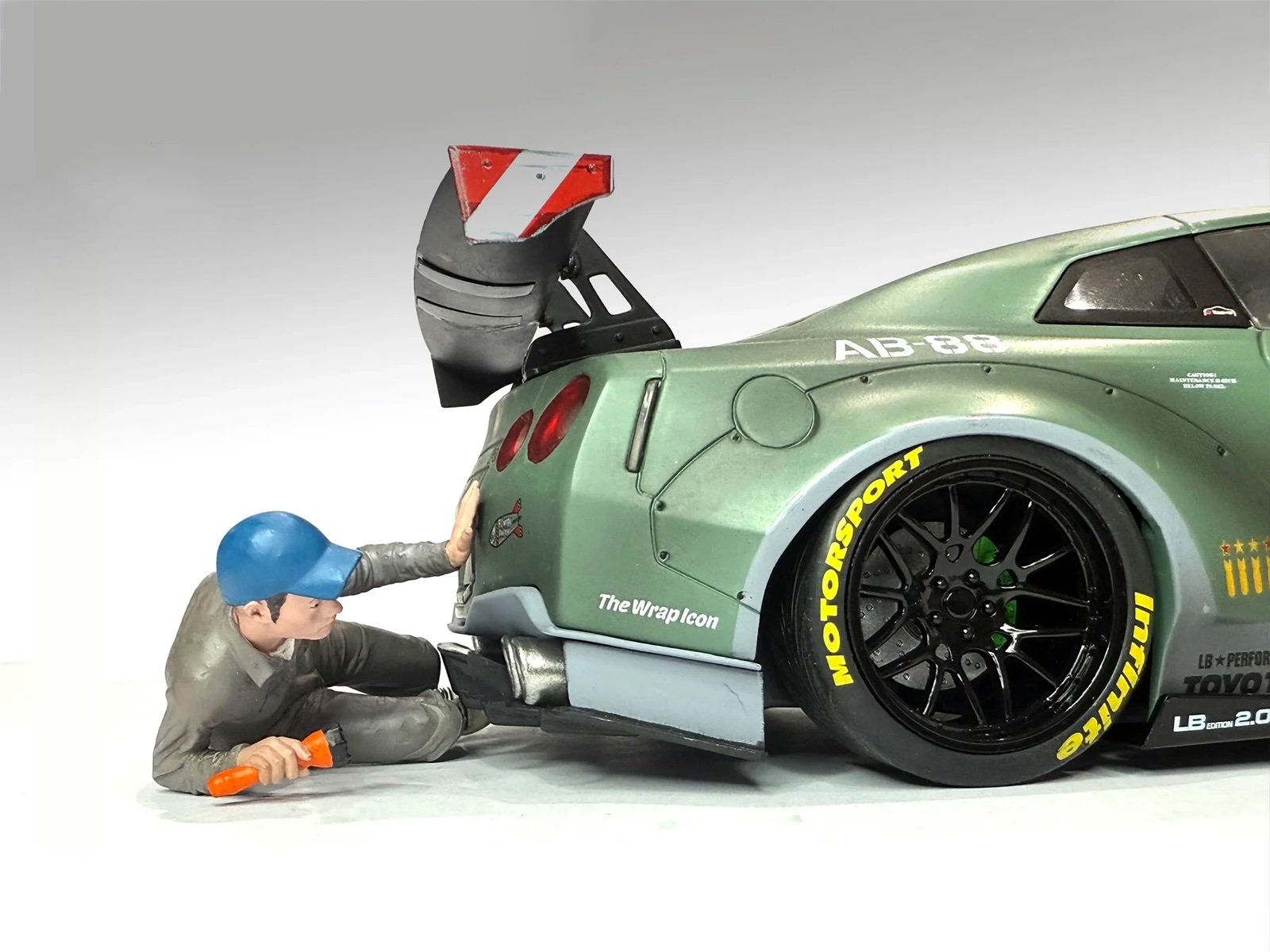 "top tuners" figure #4 "premium" series for 1/18 scale models by american diorama "top tuners" figure #4 "premium" series for 1/18 scale models by american diorama