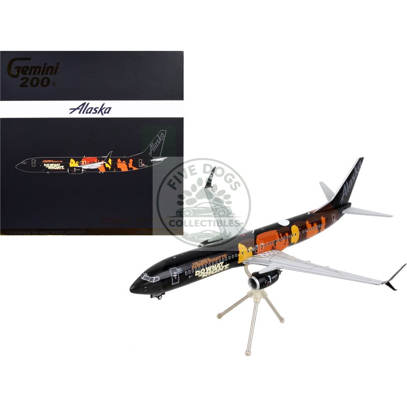 boeing 737 900er commercial aircraft "alaska airlines our commitment" black with graphics "gemini 200" series 1/200 diecast model airplane by geminijets