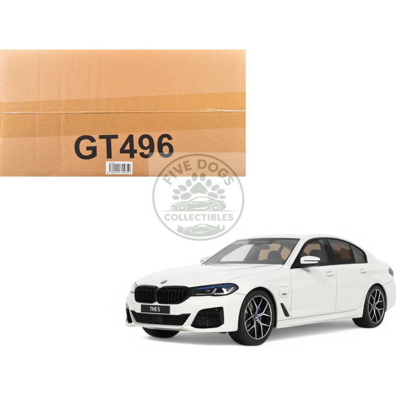 2023 bmw 545e xdrive m sport alpine white 1/18 model car by gt spirit