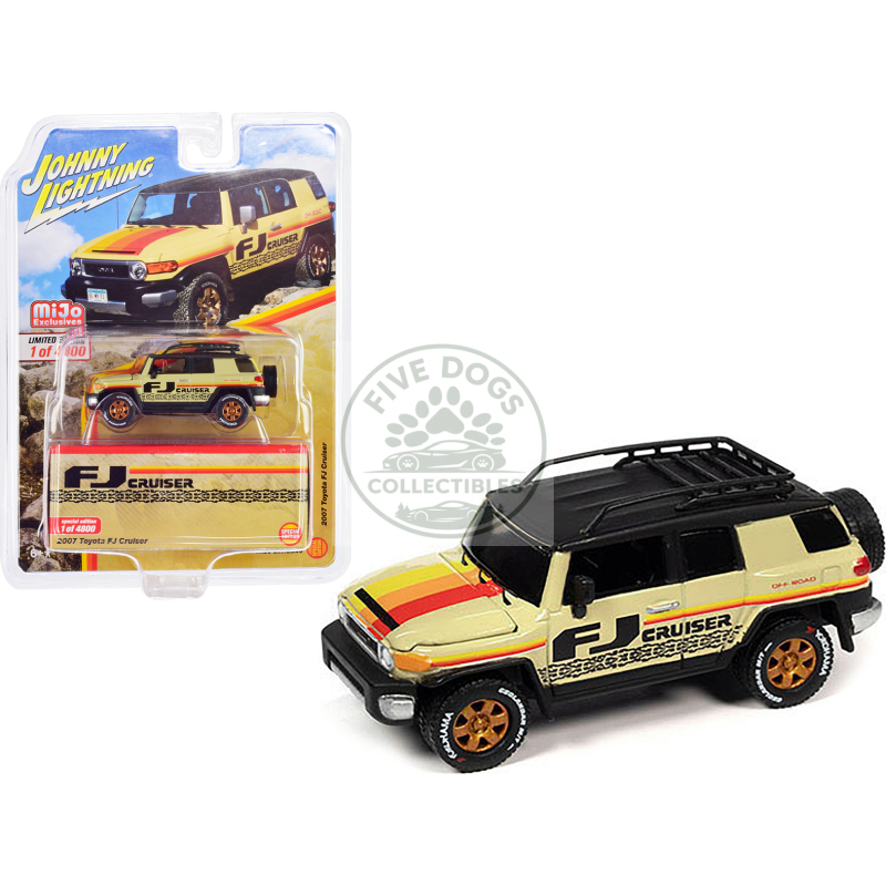 2007 toyota fj cruiser beige with stripes and black top with roofrack limited edition to 4800 pieces worldwide 1/64 diecast model car by johnny lightning