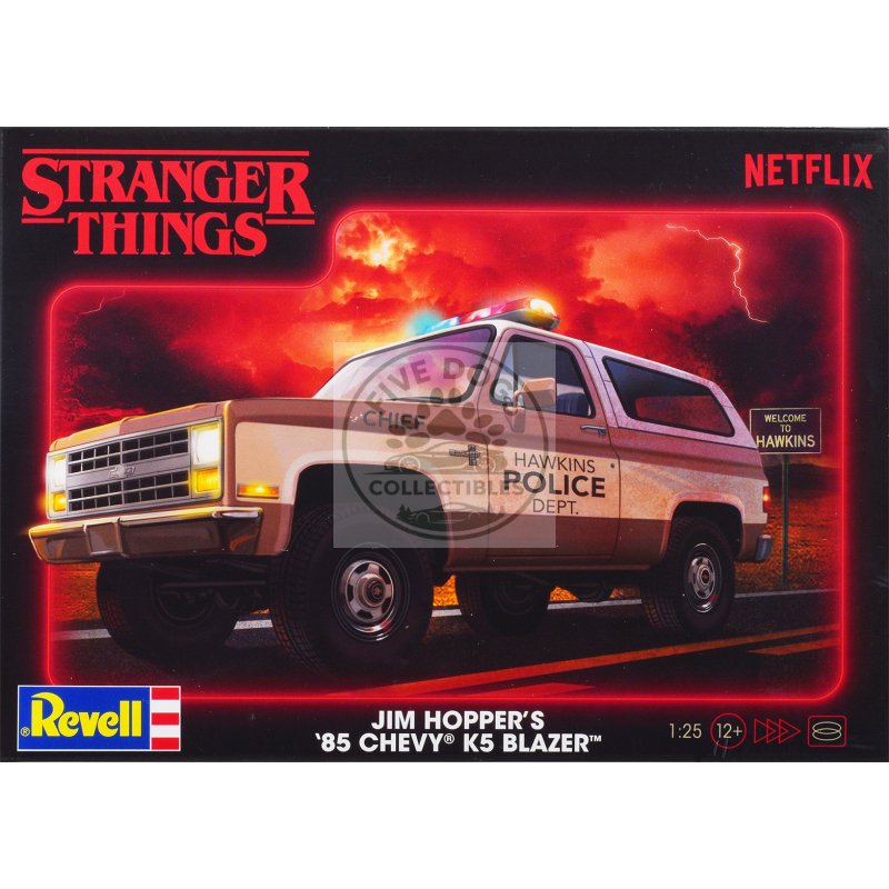 level 4 model kit jim hopper's 1985 chevrolet k5 blazer "stranger things" (2016 current) tv series 1/25 scale model by revell